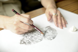 画力向上を目指し、デッサンの練習中です